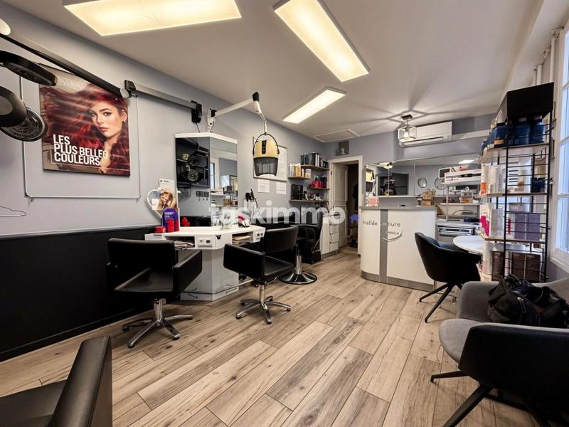 Maison - 250 m² - 6 pièces