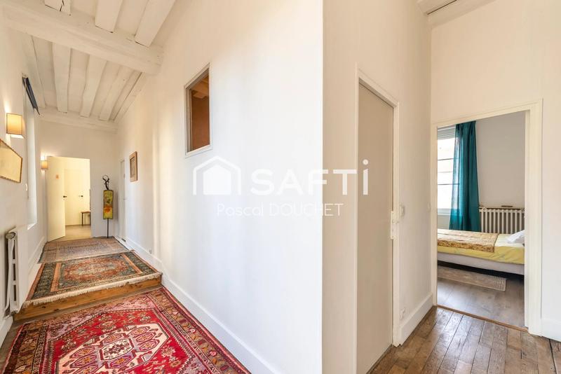 Maison - 352 m² - 9 pièces