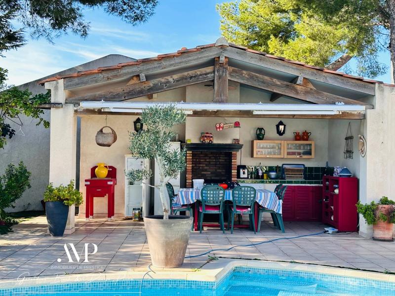 Propriété - 180 m² - 5 pièces