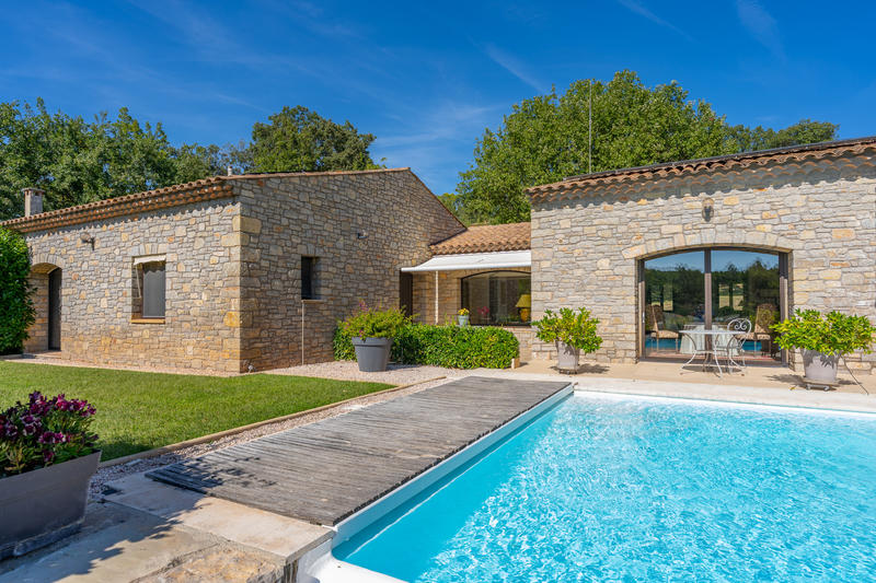 Villa - 300 m² - 8 pièces