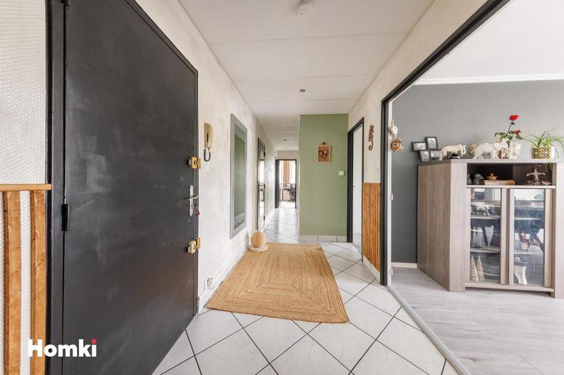 Appartement - 117 m² - 6 pièces