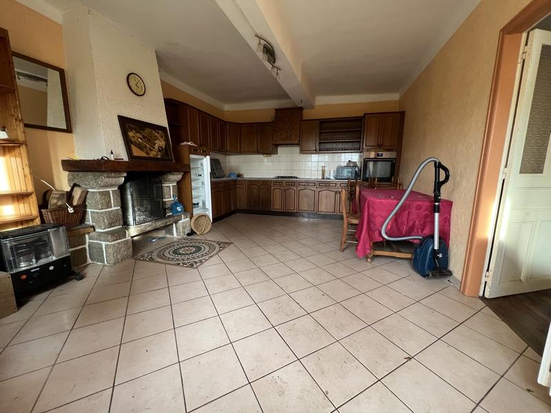 Maison - 104 m² - 5 pièces
