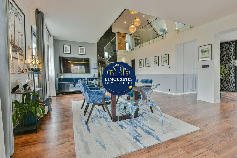 Villa - 322 m² - 11 pièces