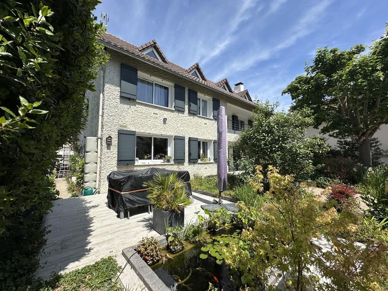 Maison - 199 m² - 10 pièces