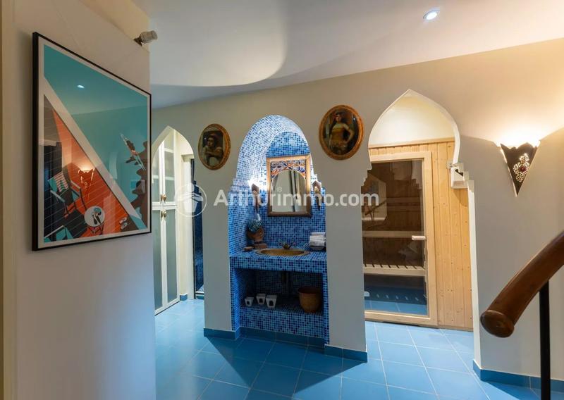 Maison - 700 m² - 12 pièces