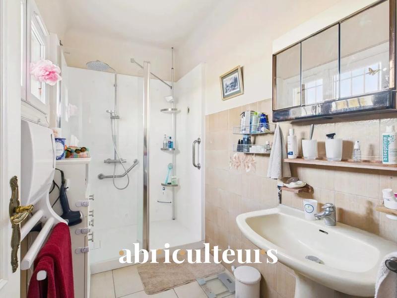 Maison - 232 m² - 8 pièces