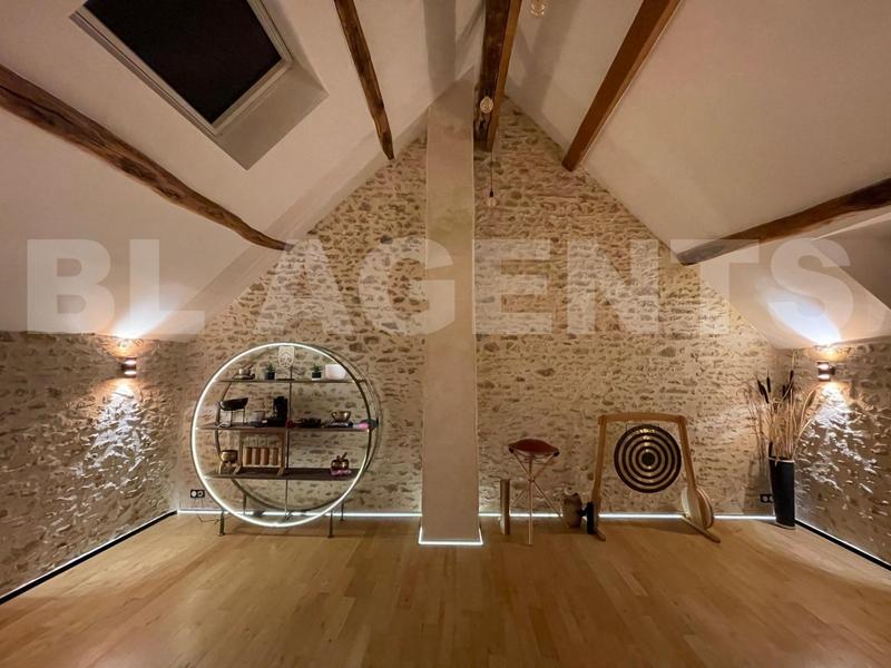 Maison - 248 m² - 8 pièces