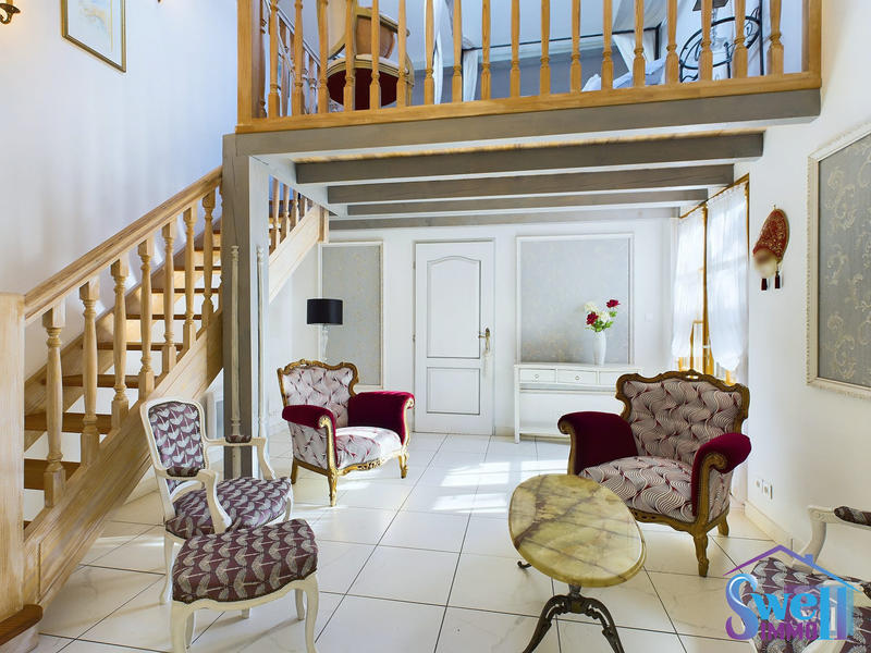 Maison traditionnelle - 282 m² - 14 pièces