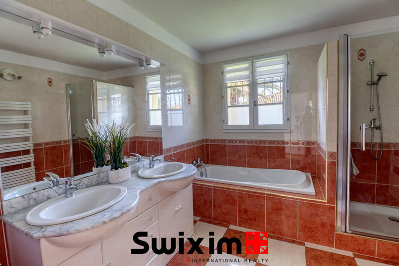 Maison - 98 m² - 4 pièces