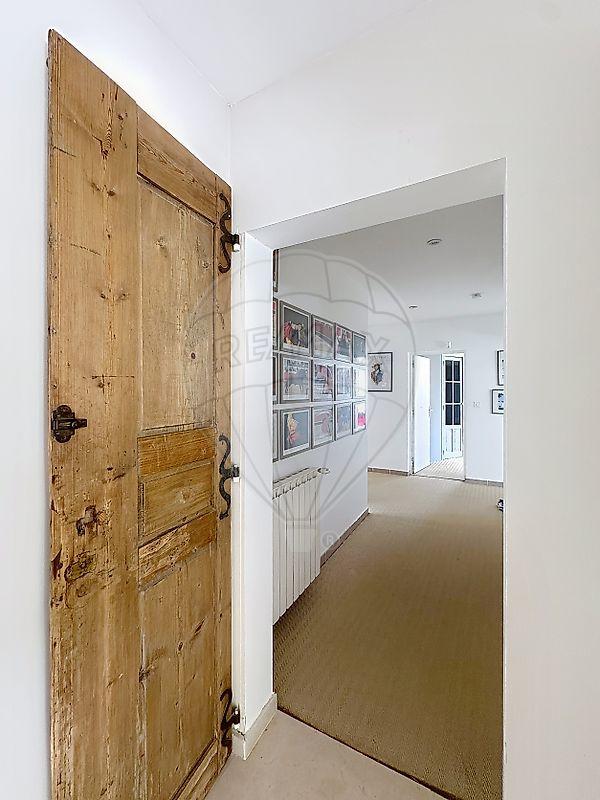 Propriété - 333 m² - 9 pièces