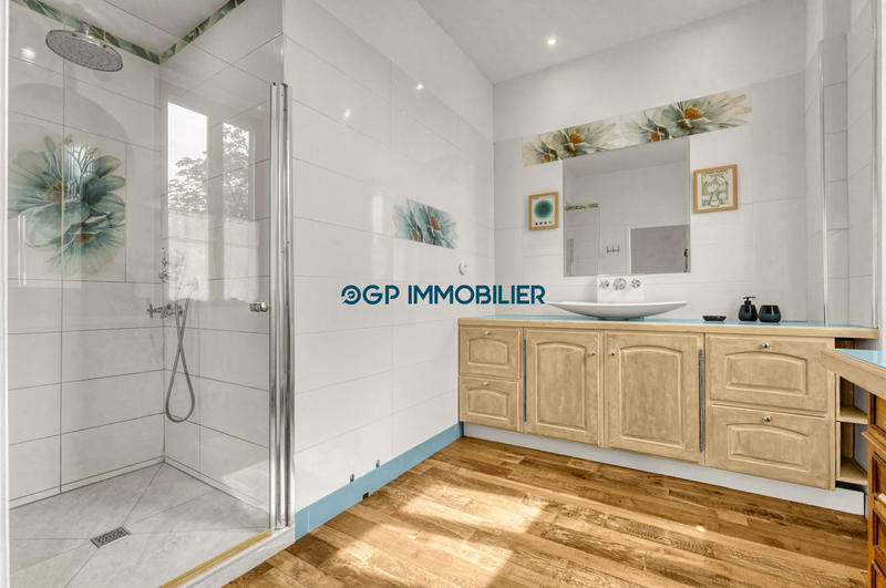 Maison - 500 m² - 16 pièces