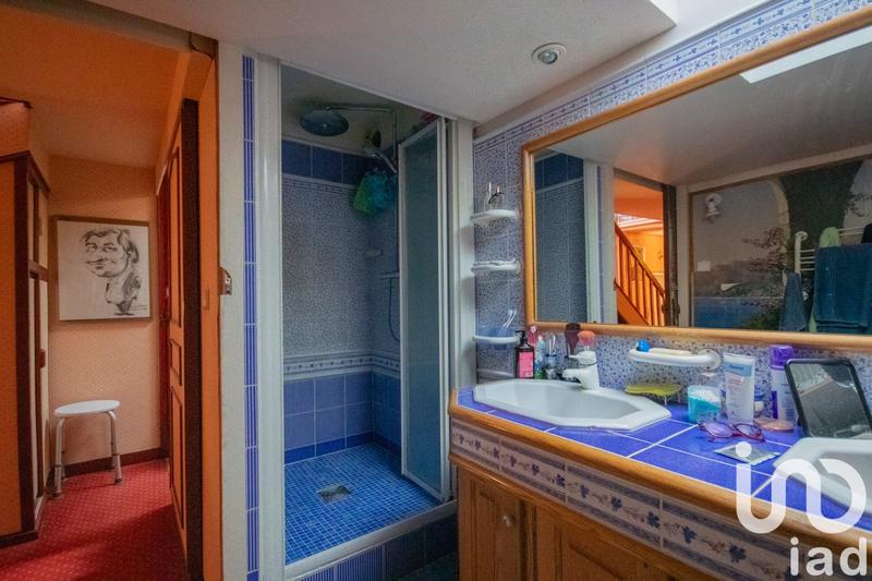 Maison - 249 m² - 9 pièces