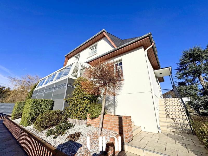 Maison - 159 m² - 6 pièces