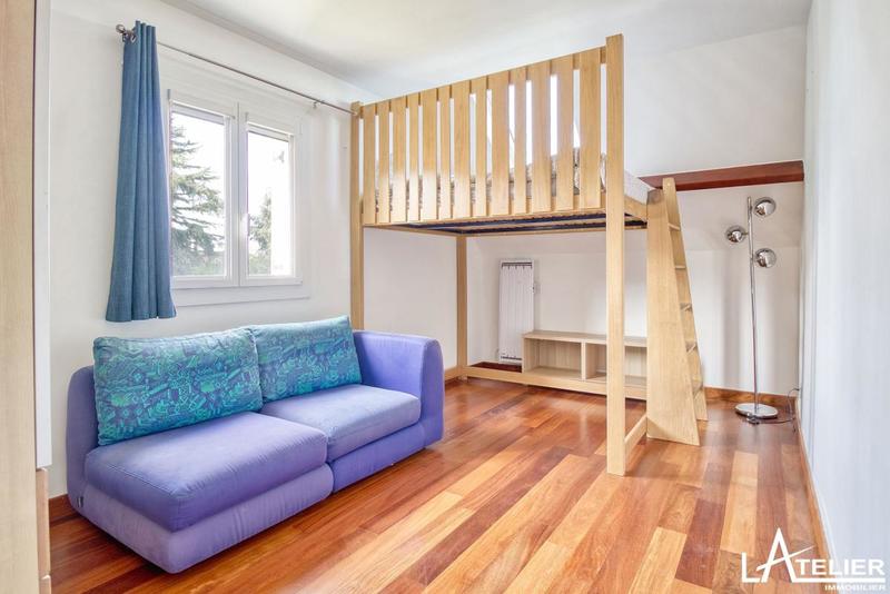 Maison - 169 m² - 9 pièces