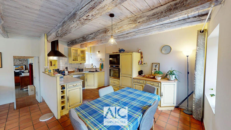 Maison - 190 m² - 8 pièces