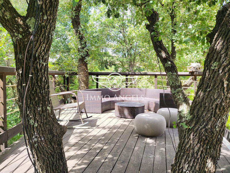 Maison traditionnelle - 275 m² - 8 pièces