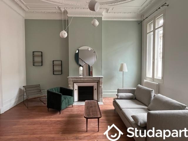 Chambre - 9 m² - 1 pièce