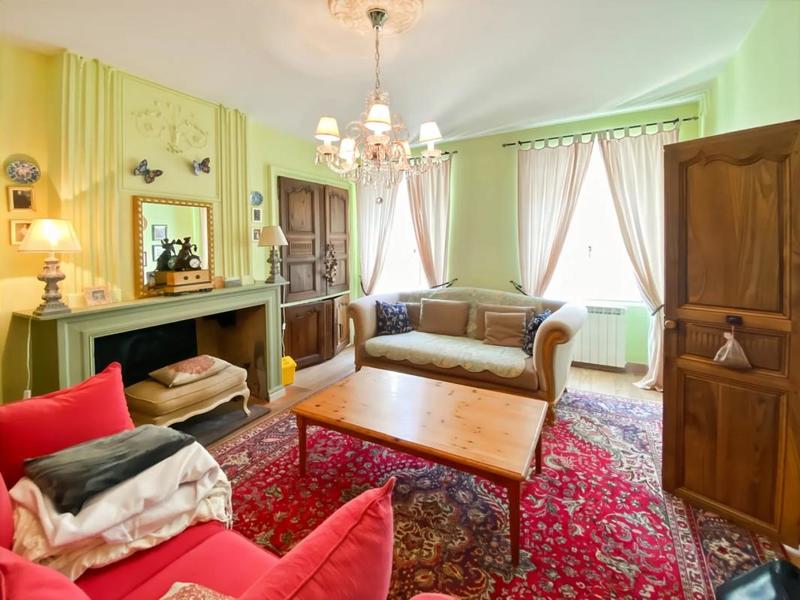 Maison de maîtres - 200 m² - 8 pièces