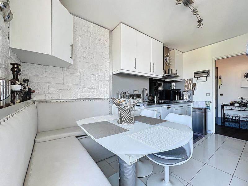 Appartement - 82 m² - 4 pièces