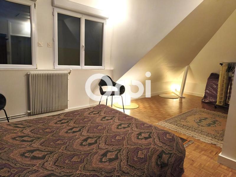 Maison - 210 m² - 6 pièces