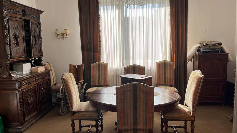 Maison - 410 m² - 15 pièces