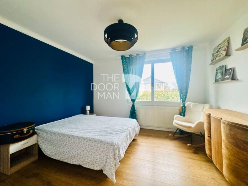 Maison - 151 m² - 8 pièces