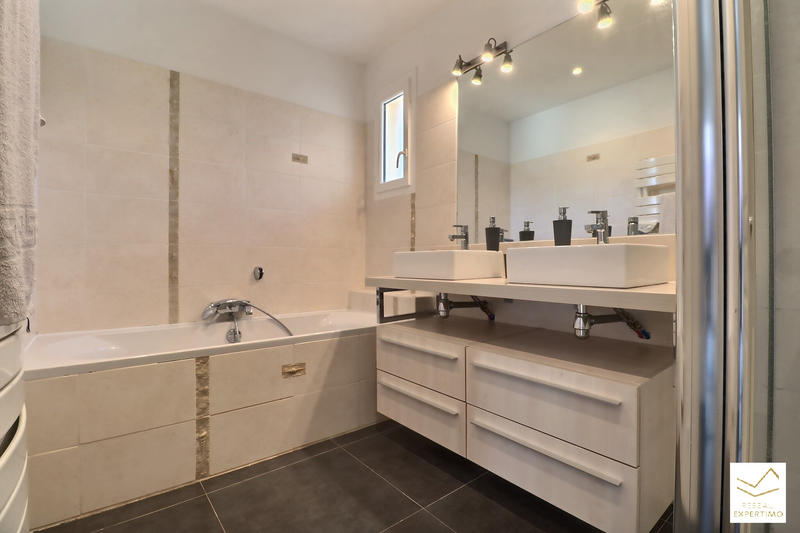 Maison - 145 m² - 5 pièces