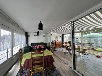 Appartement - 100 m² - 5 pièces