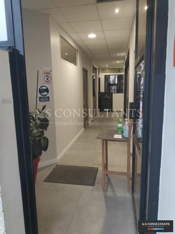 Local d'activité / Entrepôt - 575 m²