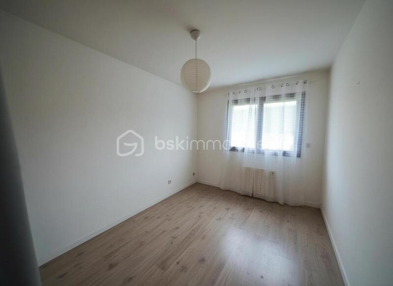 Maison - 81 m² - 5 pièces