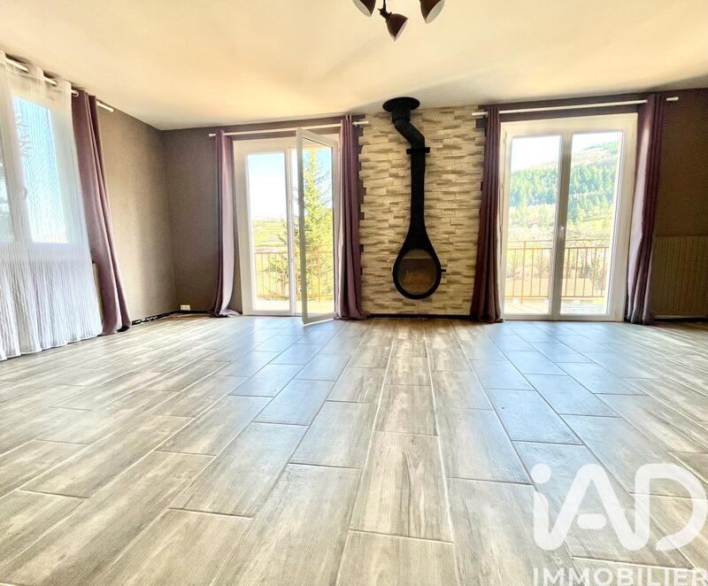 Maison - 98 m² - 4 pièces
