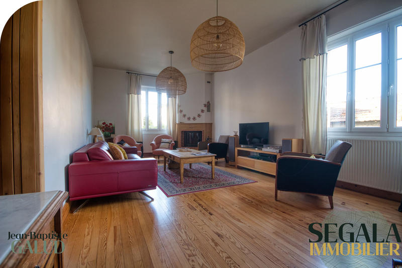 Maison - 210 m² - 6 pièces