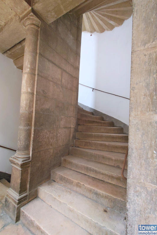 Maison - 420 m² - 17 pièces