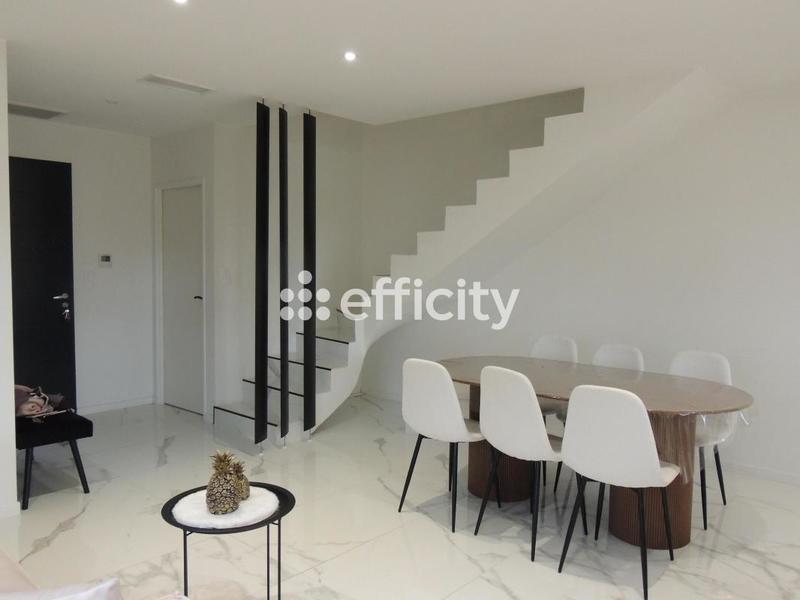 Maison - 128 m² - 4 pièces