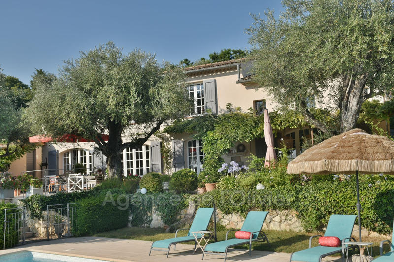 Villa - 234 m² - 7 pièces