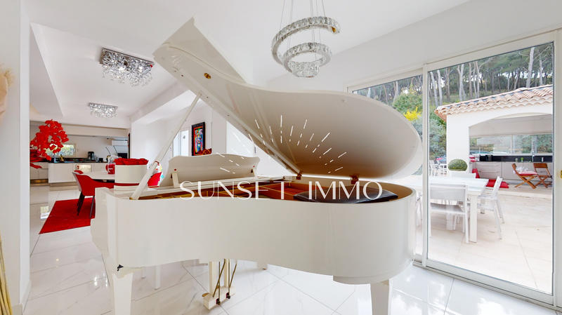 Maison - 500 m² - 10 pièces