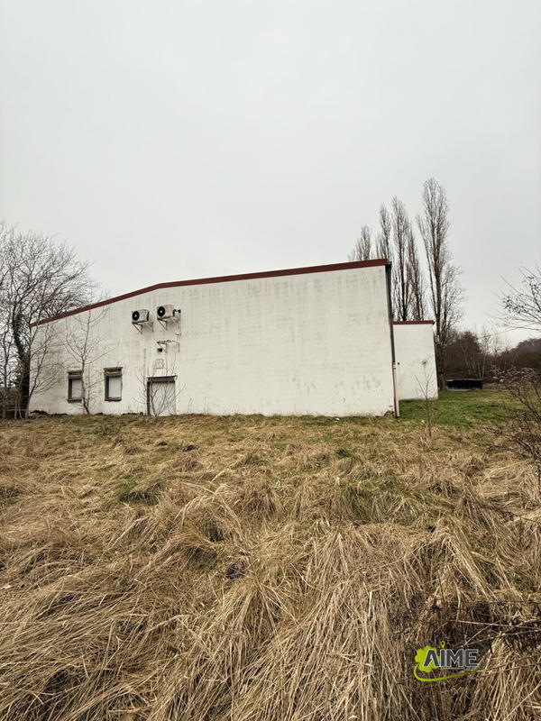 Local commercial - 900 m² - 4 pièces