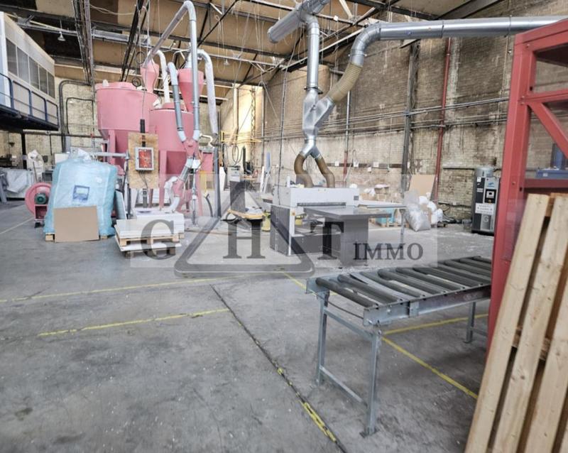 Entrepôt - 1 400 m²