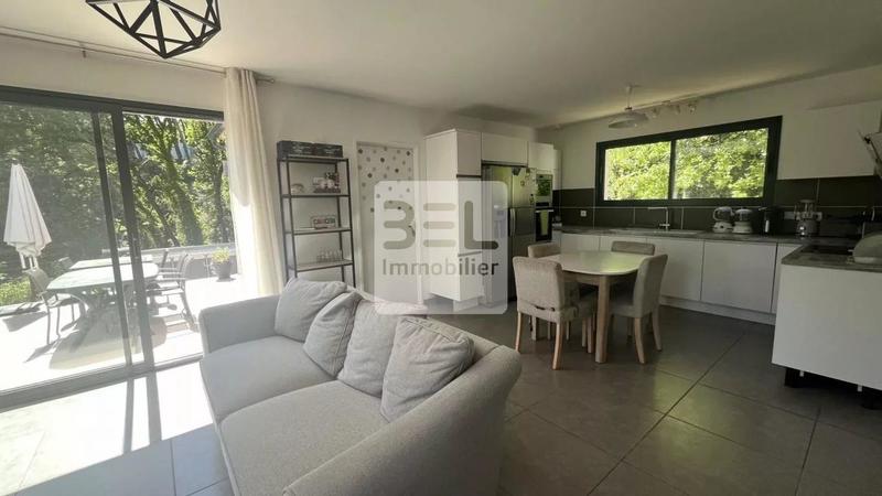 Maison - 94 m² - 5 pièces