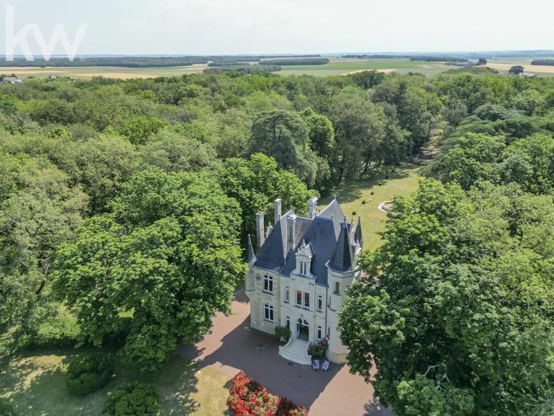 Propriété - 300 m² - 8 pièces