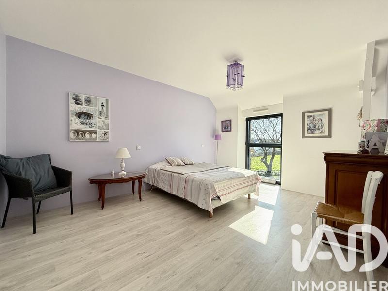 Maison - 274 m² - 12 pièces