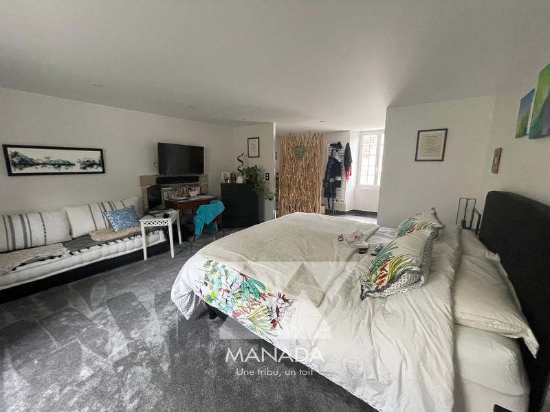 Maison - 225 m² - 6 pièces