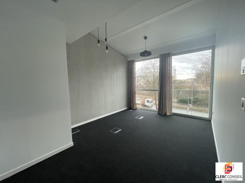 Bureau - 167 m²