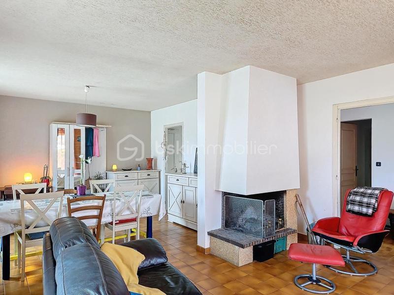 Maison traditionnelle - 90 m² - 4 pièces