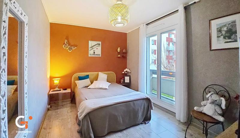 Appartement - 87 m² - 5 pièces