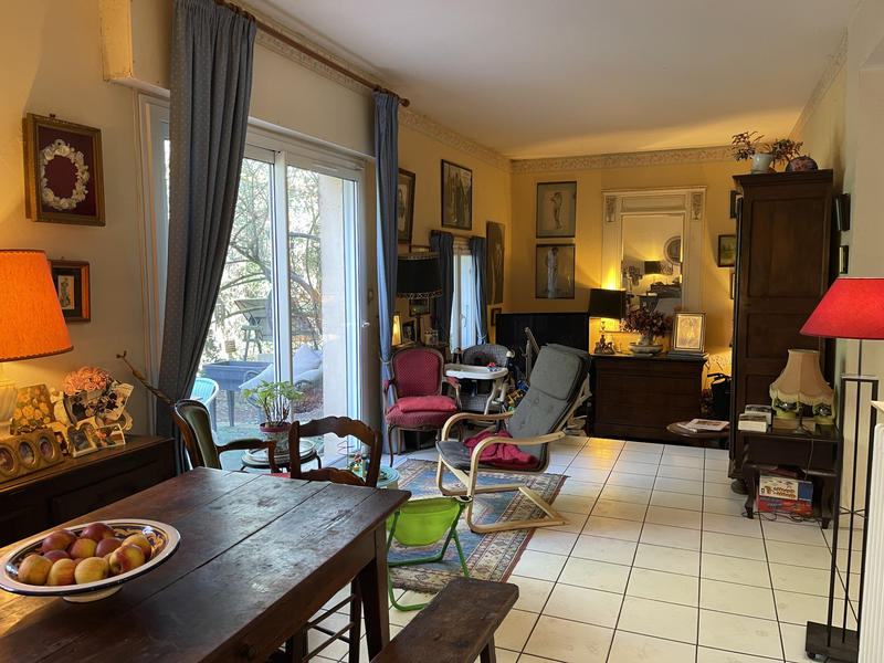 Maison - 198 m² - 9 pièces