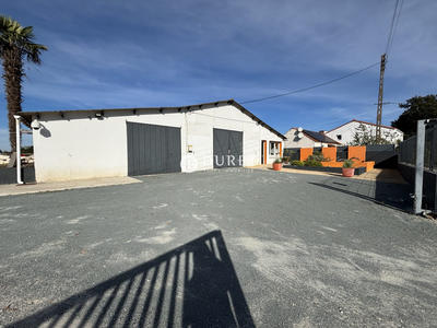 Local d'activités - 695 m²