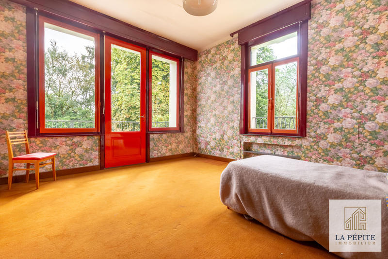 Maison - 315 m² - 10 pièces