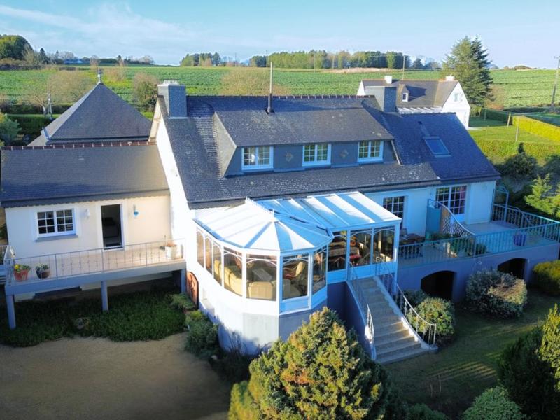 Maison - 340 m² - 16 pièces