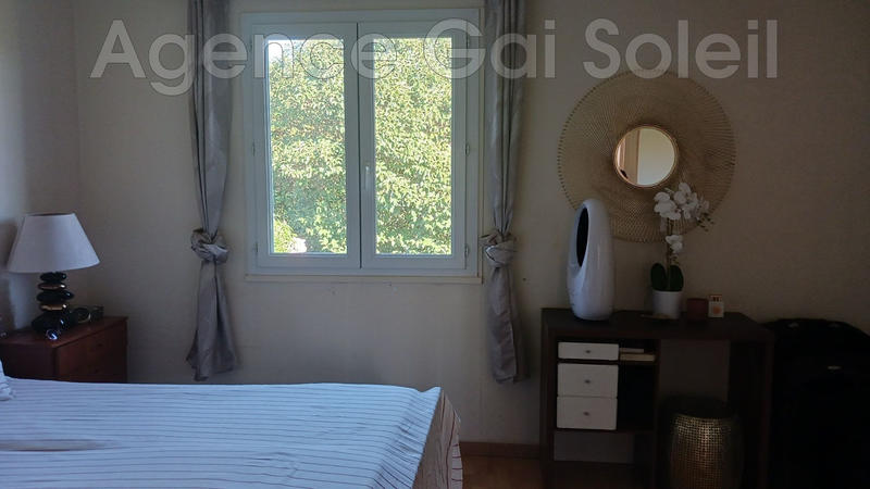 Villa - 100 m² - 5 pièces